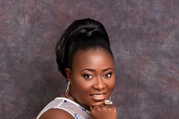 Ghanaian Gospel Musician Akubless Renovates Goaso Eye Clinic: A Beacon of Hope Restored In a heartening display of generosity and community spirit, Ghanaian Gospel musician Akubless